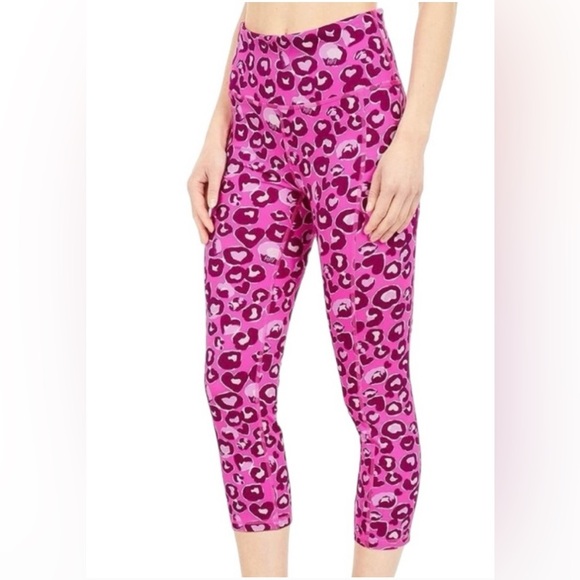 Lilly Pulitzer Pants - Lilly Pulitzer Luxletic Weekender high-rise leggings in “Don't Be a Cheetah"
